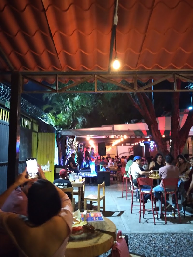 Toledos Snacks and Bar