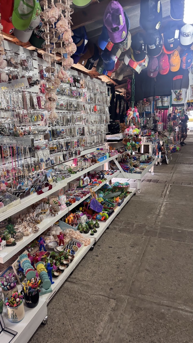 Mercado De Artesanias La Hacieda