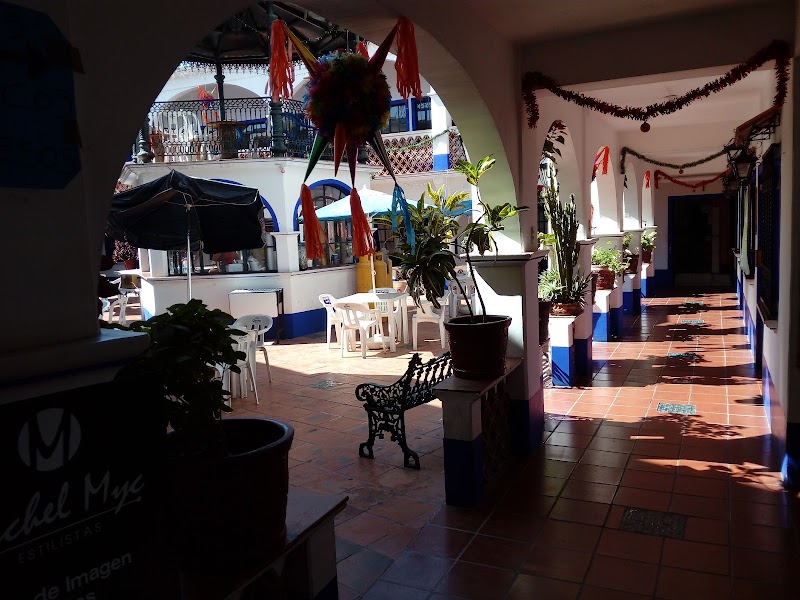 Plaza Colonial