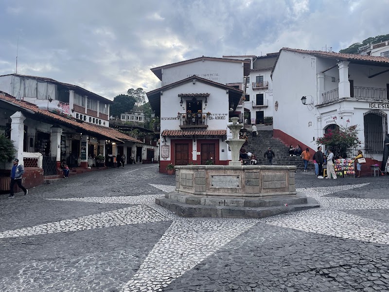 Restaurante El Adobe