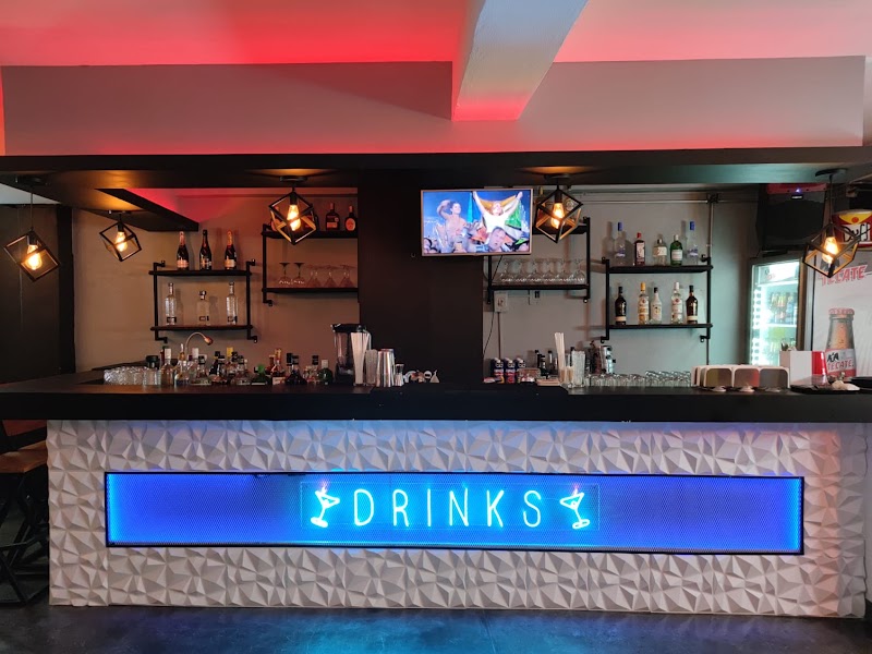 Dash Restaurant & Bar