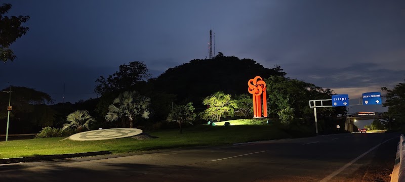 Boulevard paseo Ixtapa, Interior 61, plaza comercial Los Patios