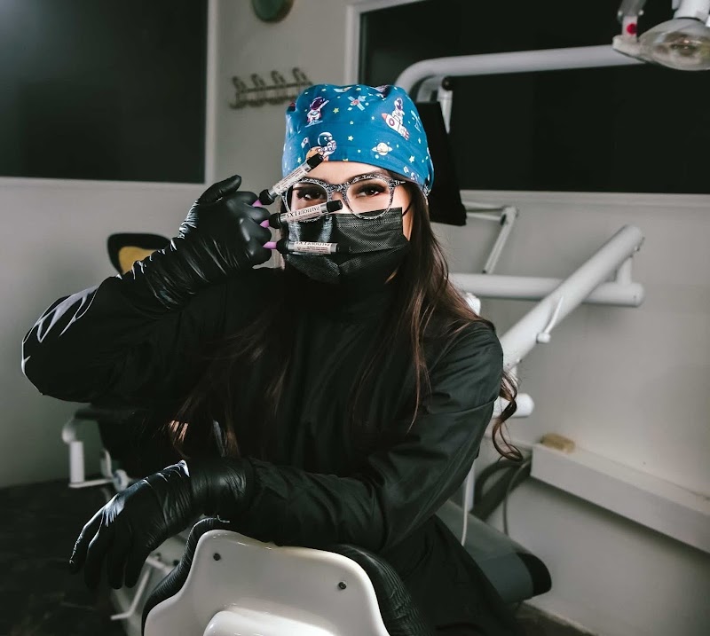 Dentista Karem Rachó