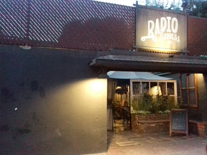 Radio Express Café Revolución